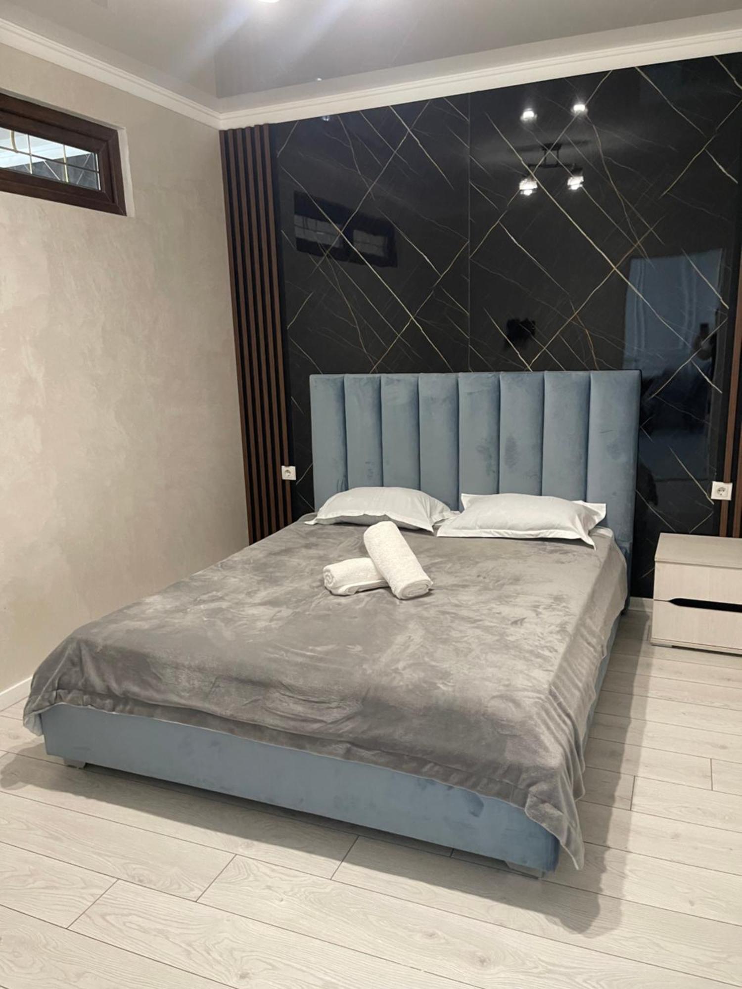 3-room Altyn Bulak 1 Apartment