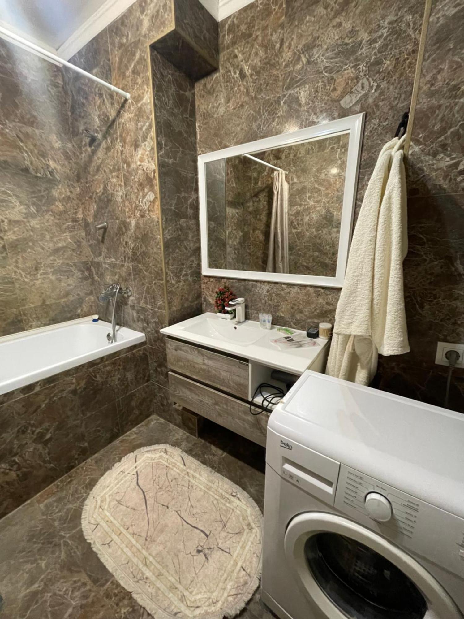 3-room Altyn Bulak 1 * Almaty